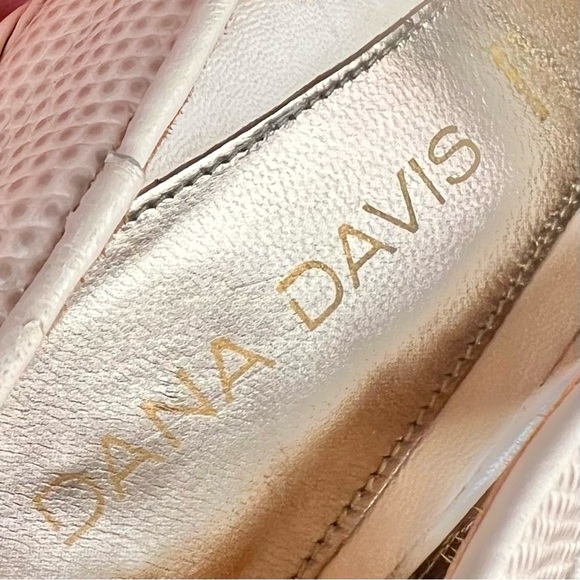 Dana Davis Italian Made Leather Lizard Print Peep Toe Heels, Cream, 8 B, $315 - Picture 9 of 9